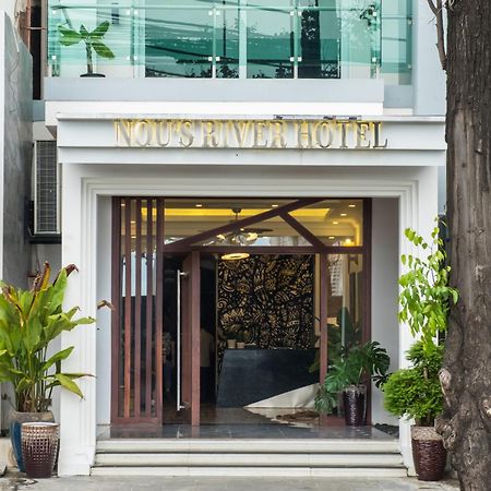 Nou'S River Hotel Phnom Penh Bagian luar foto