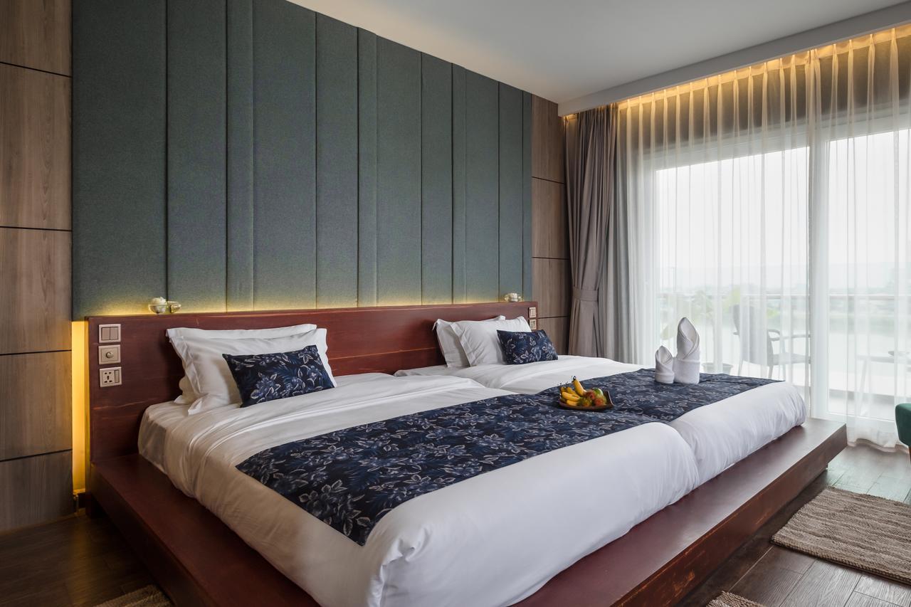 Nou'S River Hotel Phnom Penh Bagian luar foto