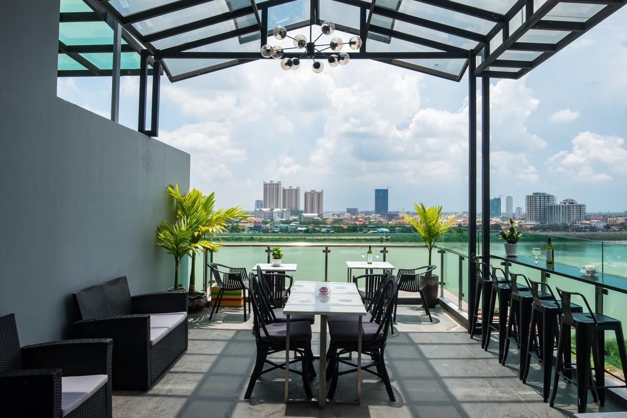 Nou'S River Hotel Phnom Penh Bagian luar foto