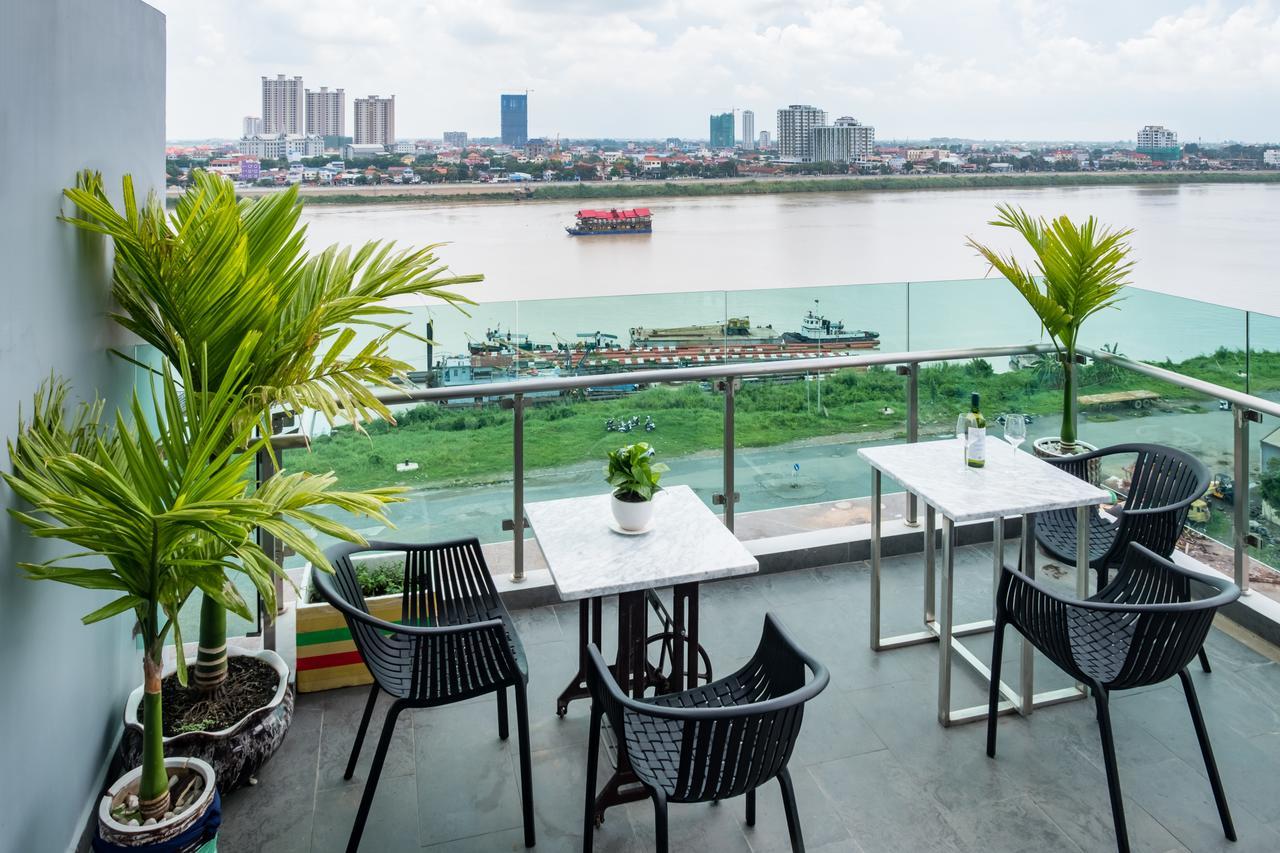 Nou'S River Hotel Phnom Penh Bagian luar foto