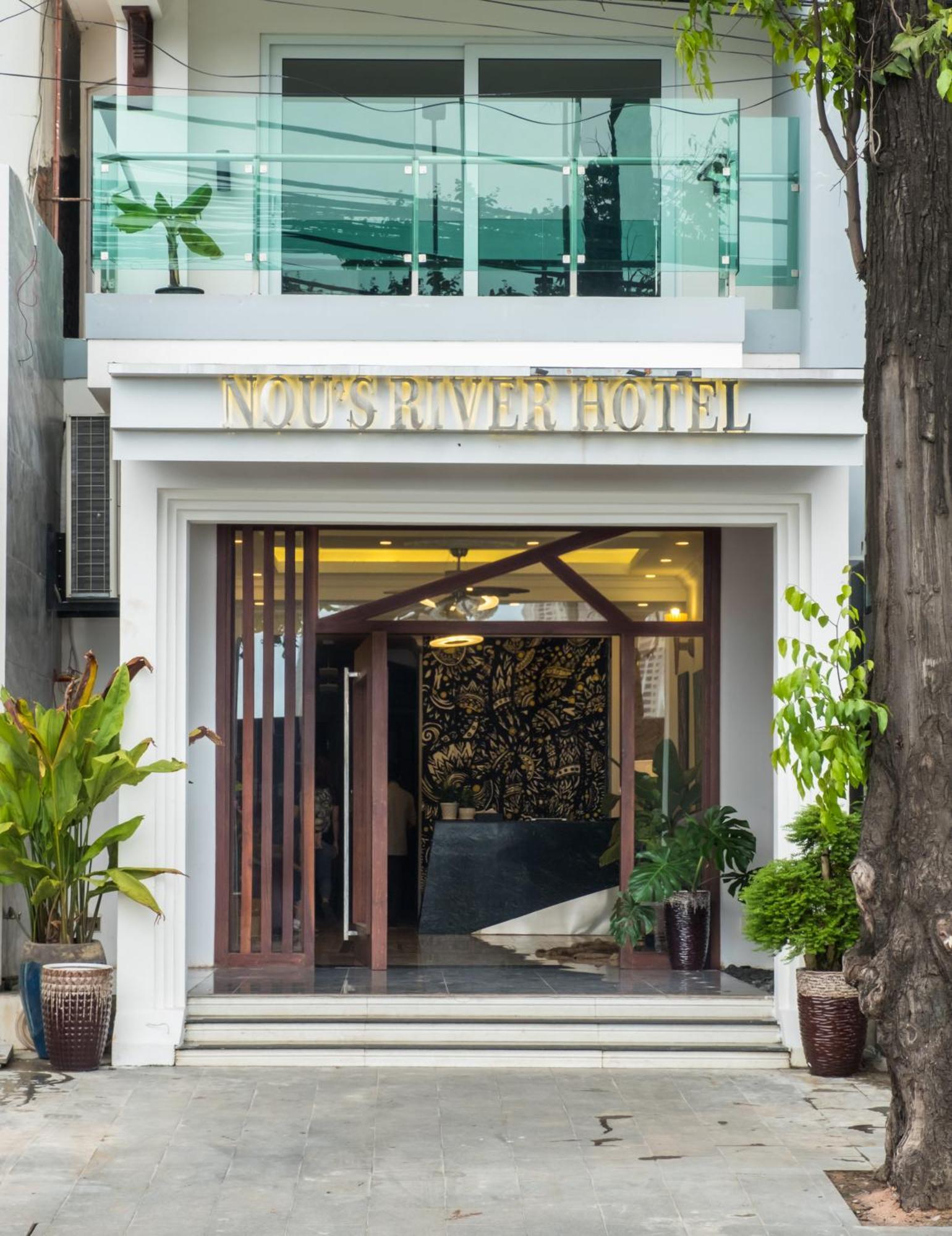 Nou'S River Hotel Phnom Penh Bagian luar foto